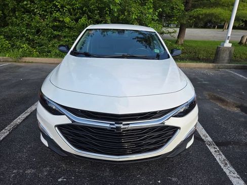 Used 2020 Chevrolet Malibu RS FWD image 2