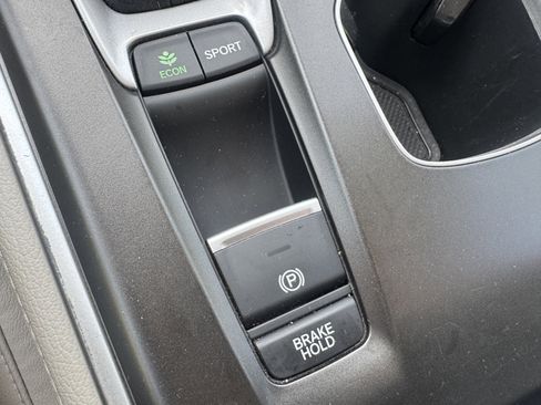 Used 2018 Honda Accord Touring image 31