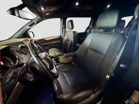Used 2019 Dodge Grand Caravan GT FWD image 13