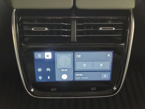 Used 2024 Rivian R1S Adventure image 30