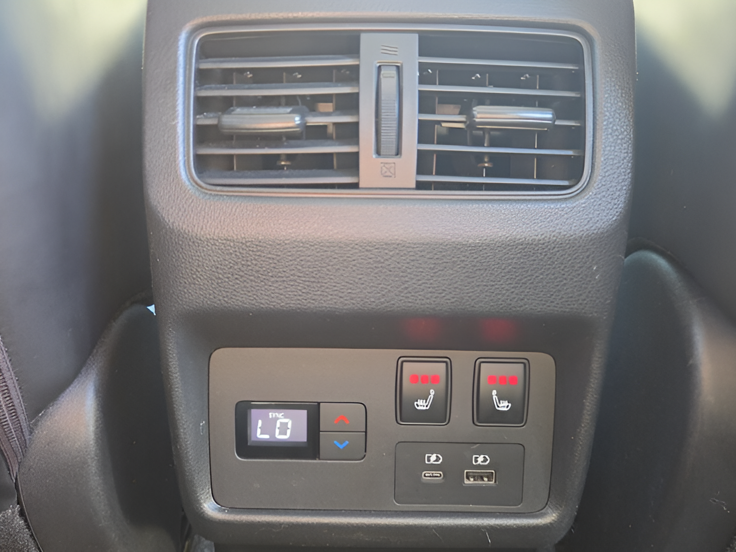 Used 2022 Nissan Rogue Platinum w/ Head-Up Display Package FWD image 18