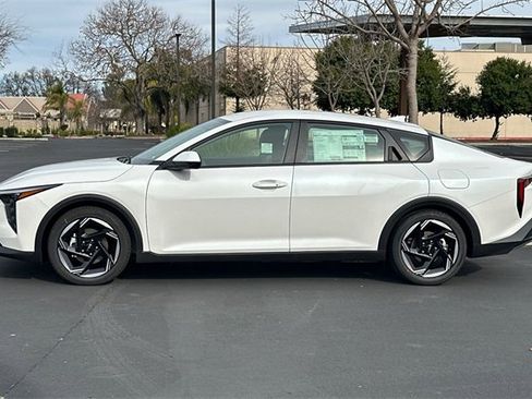 New 2026 Kia K4 EX image 10