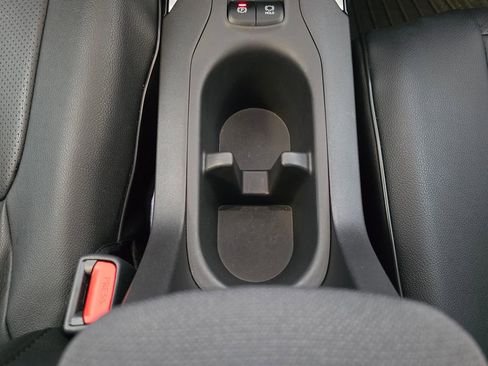 Used 2025 Toyota Corolla Cross LE FWD image 53