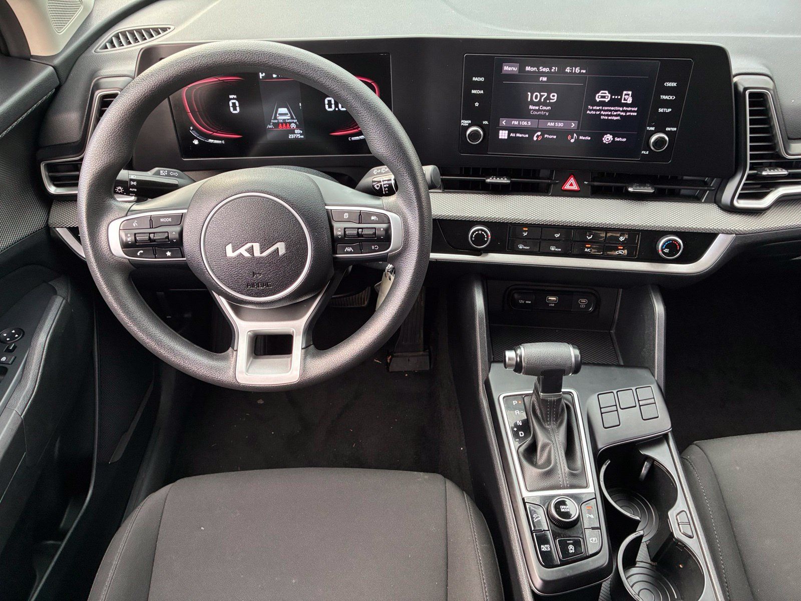 Used 2024 Kia Sportage LX FWD image 16
