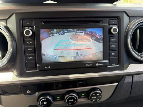 Used 2016 Toyota Tacoma SR5 w/ SR5 Appearance Package (SN) image 29