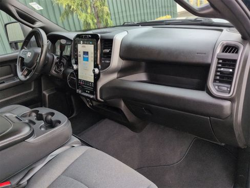 Used 2024 RAM 2500 Tradesman w/ Chrome Appearance Group image 21