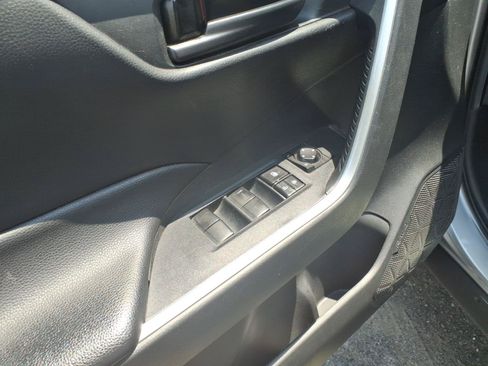 Used 2021 Toyota RAV4 LE w/ Carpet Mat Package (TMS) AWD/4WD image 15