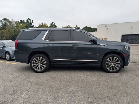 Used 2021 GMC Yukon Denali w/ Denali Premium Package image 3