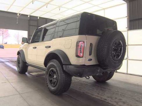 Used 2025 Ford Bronco Badlands image 4