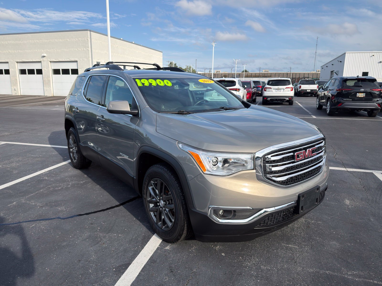 Used 2019 GMC Acadia SLT AWD/4WD image 8