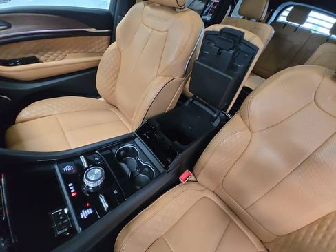 Used 2021 Jeep Grand Cherokee L Summit w/ Luxury Tech Group V AWD/4WD image 27
