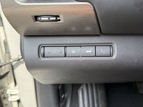 Used 2025 Nissan Pathfinder Platinum w/ Cargo Package AWD/4WD image 14