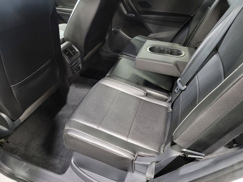 Used 2021 Volkswagen Tiguan S image 12