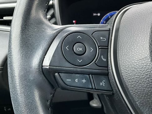 Used 2023 Toyota Corolla Cross XLE w/ Convenience Package image 19