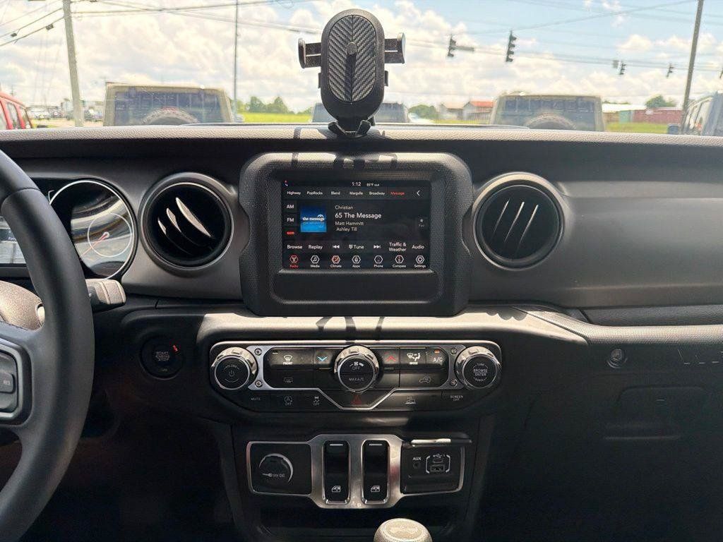 Used 2023 Jeep Wrangler Sport AWD/4WD image 23