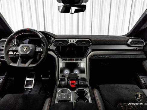 Used 2023 Lamborghini Urus Performante AWD/4WD image 42