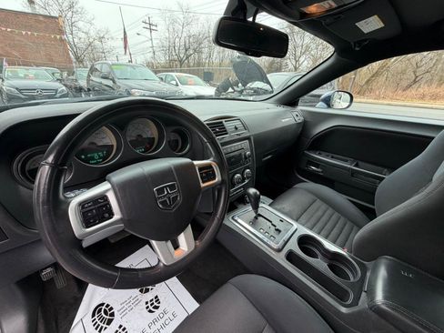 Used 2014 Dodge Challenger SXT RWD image 24