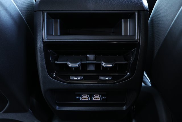 New 2027 Jeep Grand Cherokee Laredo RWD image 30