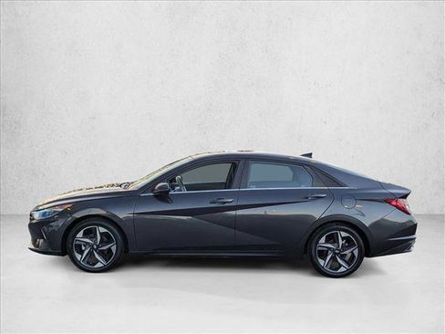 Certified 2022 Hyundai Elantra SEL w/ Convenience + Premium Package image 9