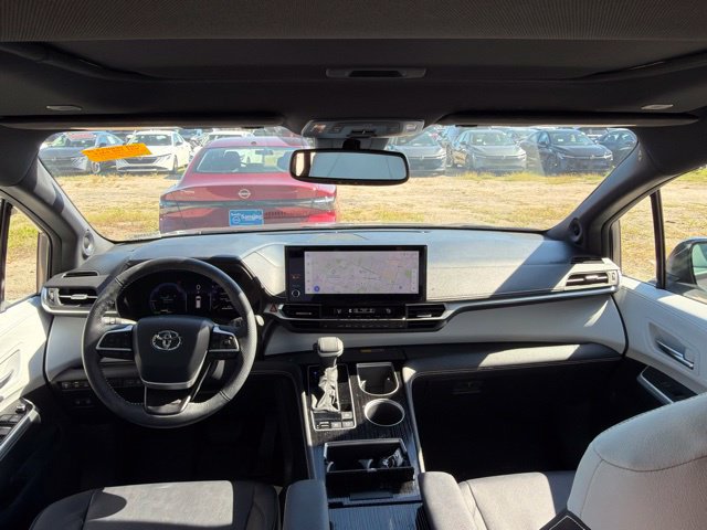Used 2026 Toyota Sienna XSE FWD image 26