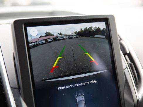 Used 2024 Ford Edge Titanium image 17