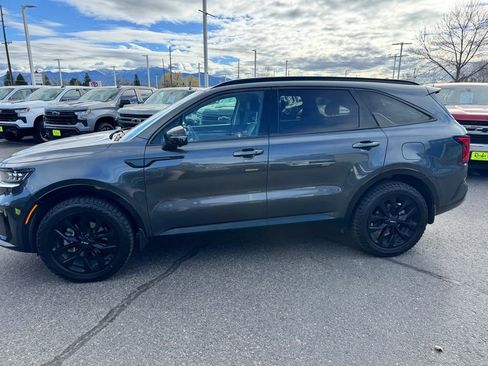 Used 2023 Kia Sorento SX image 2