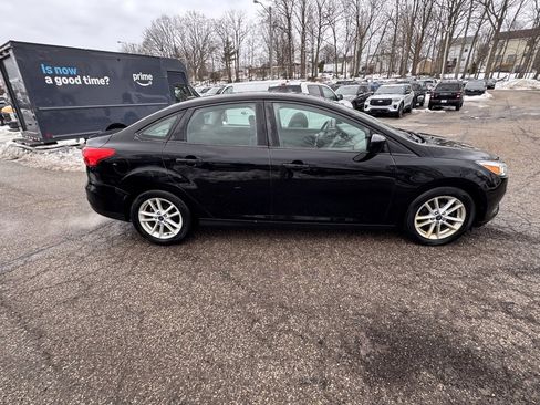 Certified 2018 Ford Focus SE image 6