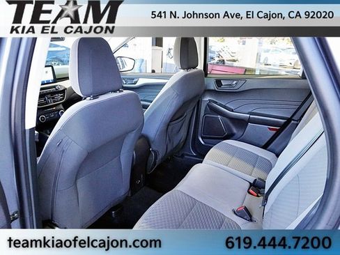 Used 2022 Ford Escape SE image 18