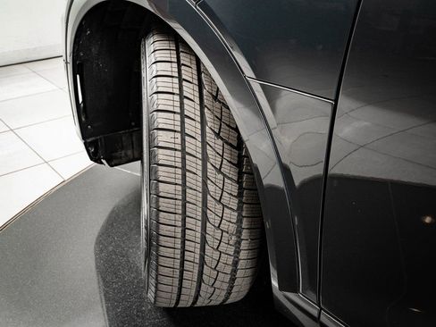 Used 2021 Audi e-tron Premium w/ Convenience Plus Package image 48