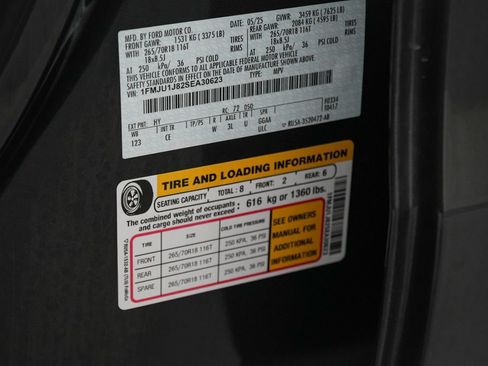 Certified 2025 Ford Expedition Active AWD/4WD image 30