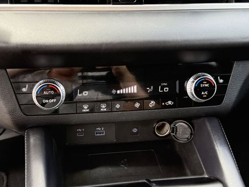 Used 2024 Mitsubishi Outlander SE FWD image 24