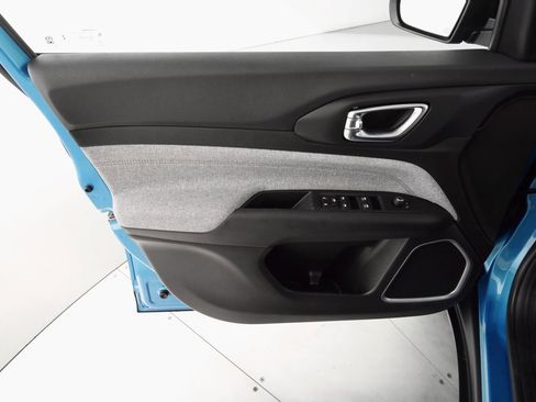 Certified 2022 Jeep Compass Latitude image 17