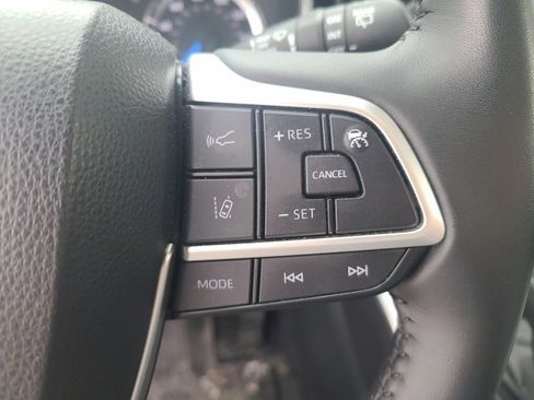 Used 2023 Toyota Highlander Bronze Edition image 22