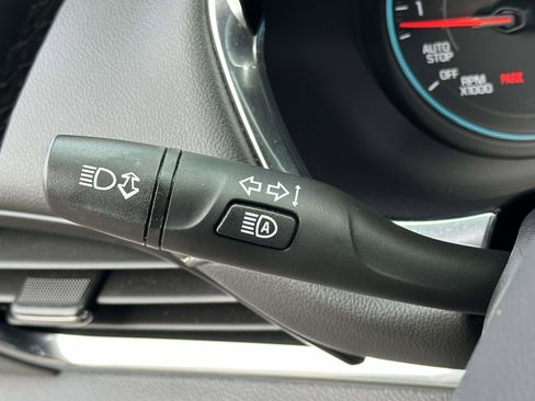 Used 2023 Chevrolet Traverse LT image 23