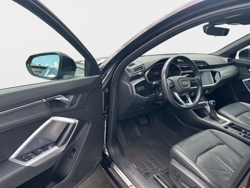 Used 2020 Audi Q3 2.0T Premium w/ Convenience Package AWD/4WD image 11
