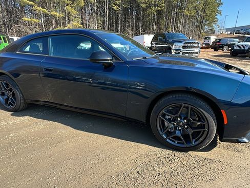 Used 2024 Dodge Charger R/T w/ Plus Group image 5