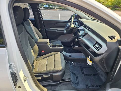 New 2027 Chevrolet Bolt LT w/ Comfort Package FWD image 11