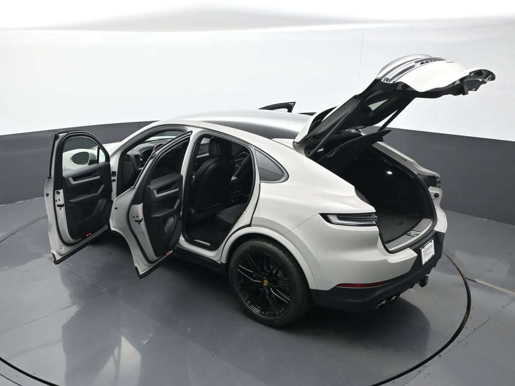 Certified 2024 Porsche Cayenne Coupe AWD/4WD image 28
