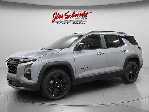 New 2026 Chevrolet Equinox LT w/ Convenience Package II FWD image 2