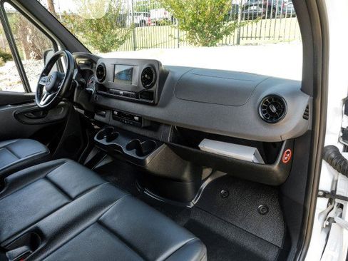 Used 2021 Mercedes-Benz Sprinter 3500 image 10