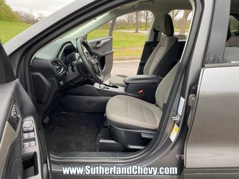 Used 2022 Ford Escape SE image 16