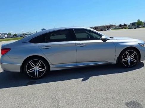 Used 2021 Honda Accord Touring image 8
