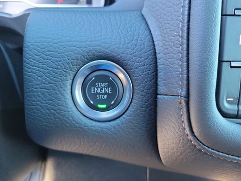 Used 2024 GMC Yukon Denali w/ Denali Reserve Package image 24