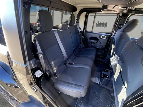 Certified 2022 Jeep Gladiator Sport image 23