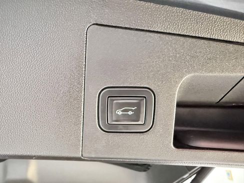 Used 2020 Cadillac XT5 Premium Luxury image 10