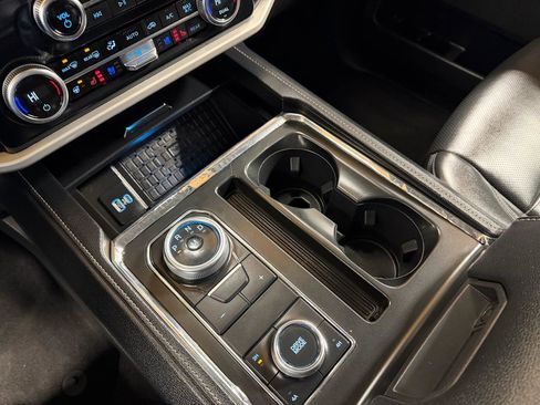 Used 2023 Ford Expedition Max XLT image 19