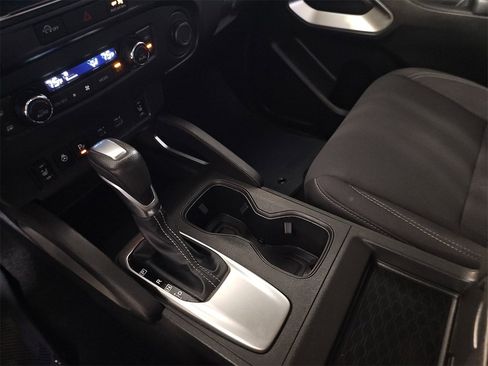 Used 2024 Nissan Frontier SV w/ SV Convenience Package image 24