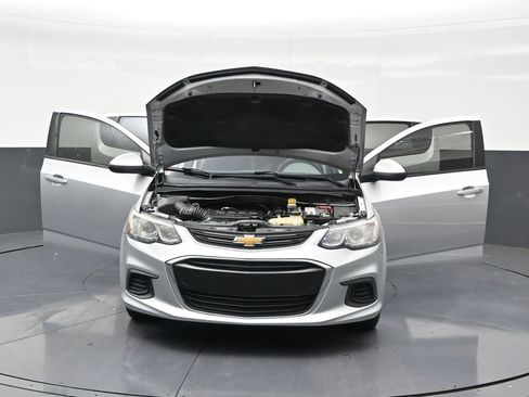 Used 2020 Chevrolet Sonic LT image 34