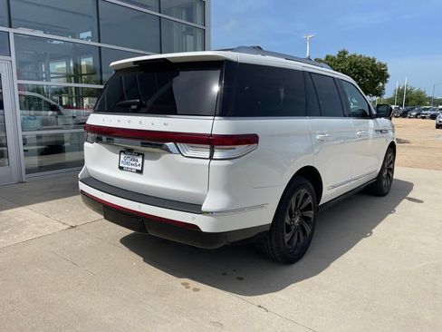 Used 2022 Lincoln Navigator Reserve AWD/4WD image 5