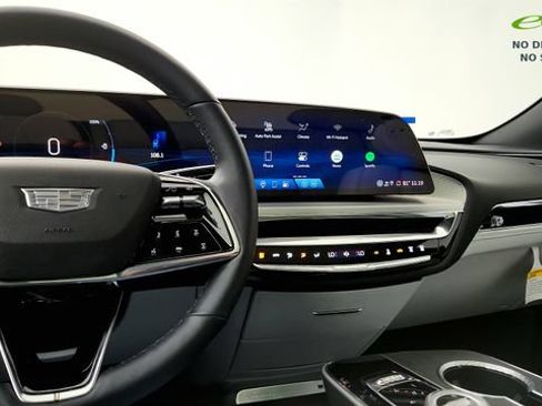 Used 2025 Cadillac Lyriq Luxury AWD/4WD image 61